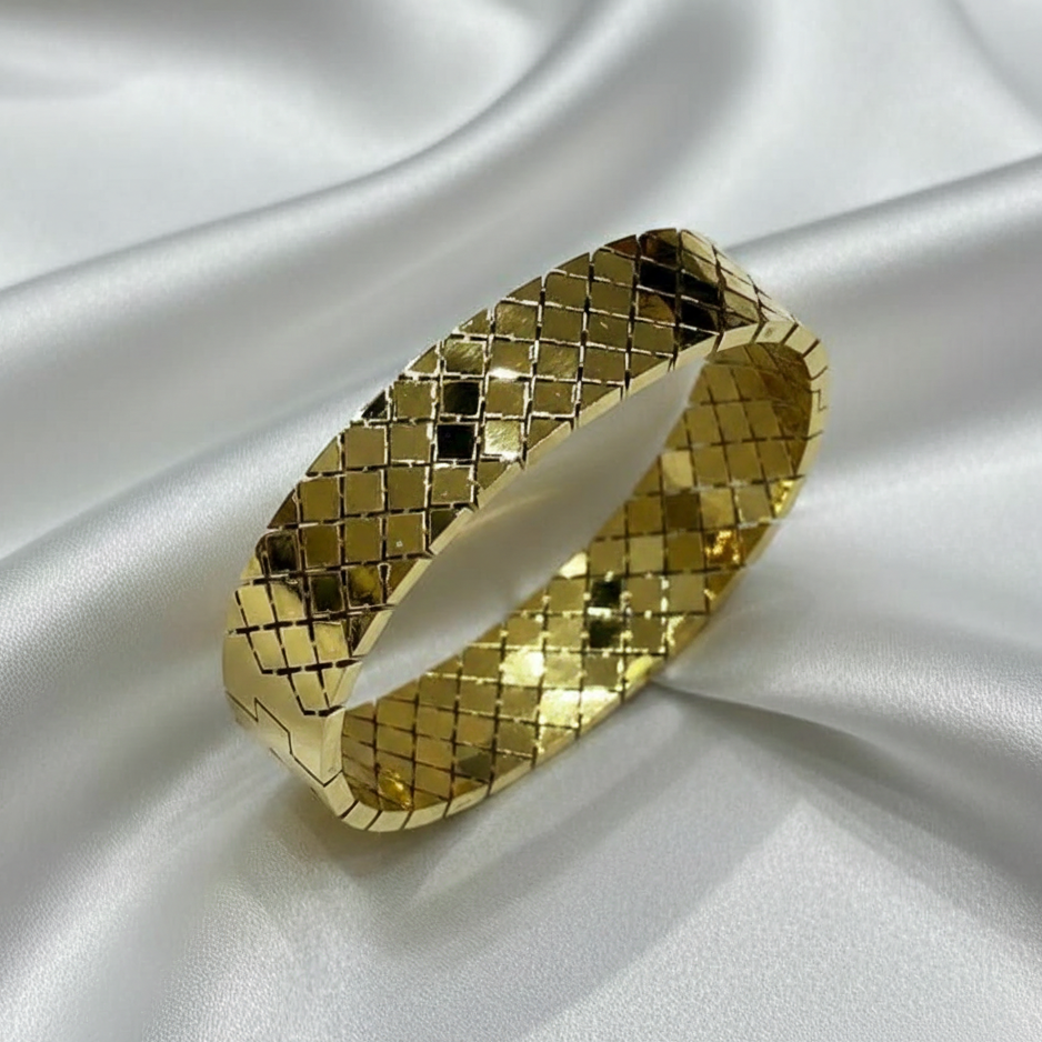 Grid Luxe High-Shine Checkered Anti-Tarnish Bangle
