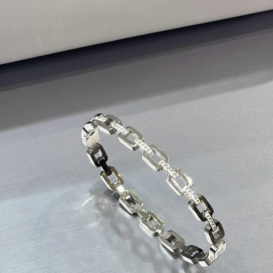 سوار لومينا لينك مرصع بالكريستال المقاوم للتشوه