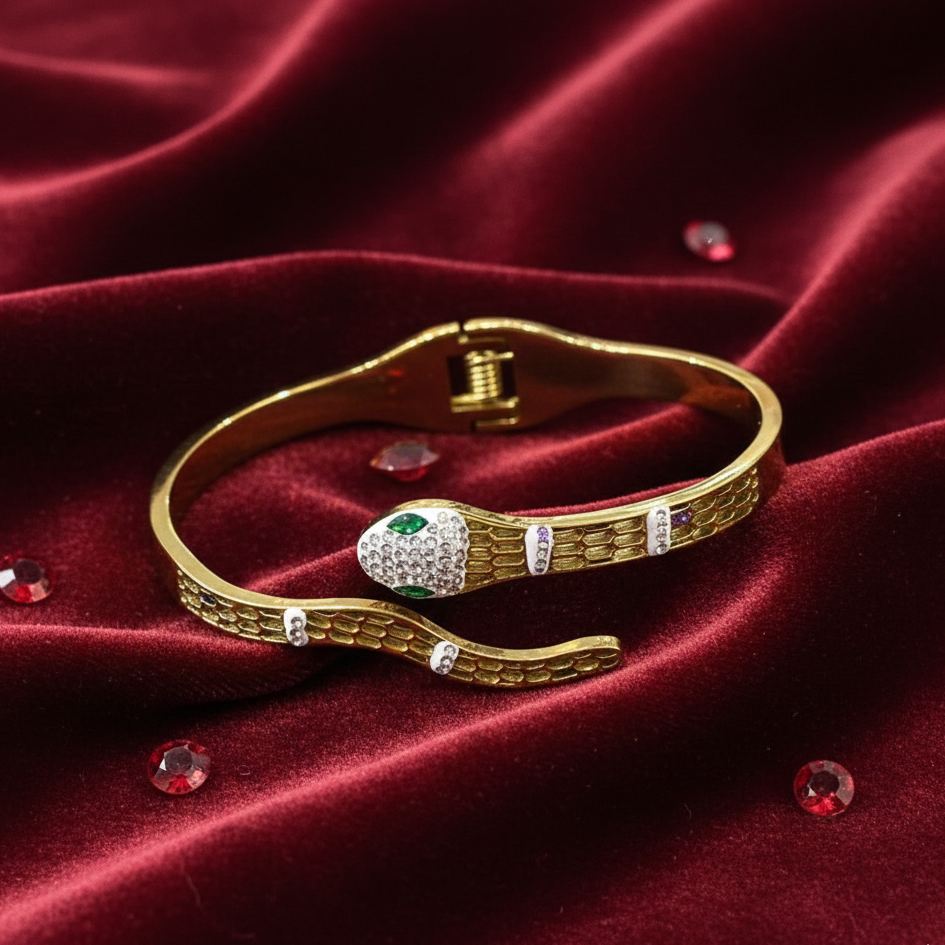 Serpentine Emerald-Eye Bangle – Anti-Tarnish Gold Stainless Steel
